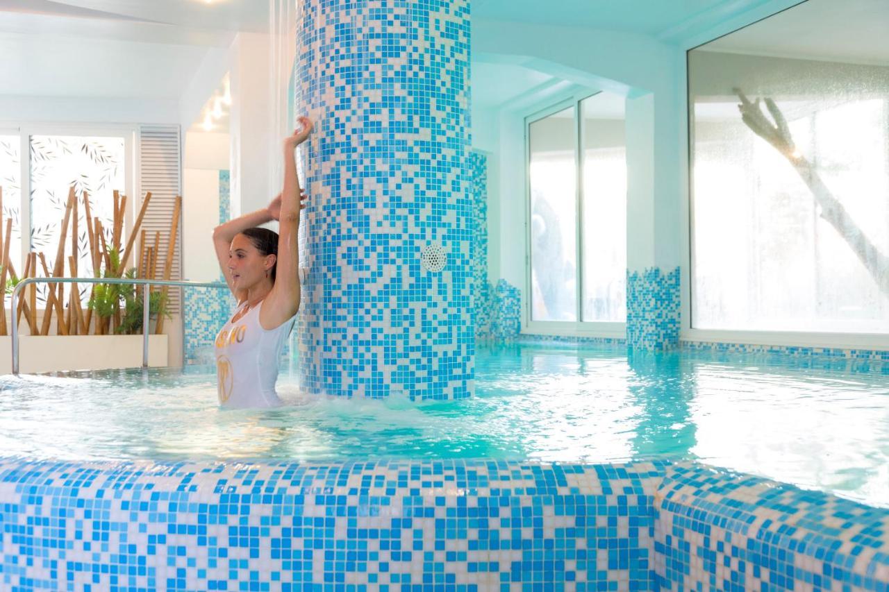 Hotel Baia Imperiale Rimini Bagian luar foto