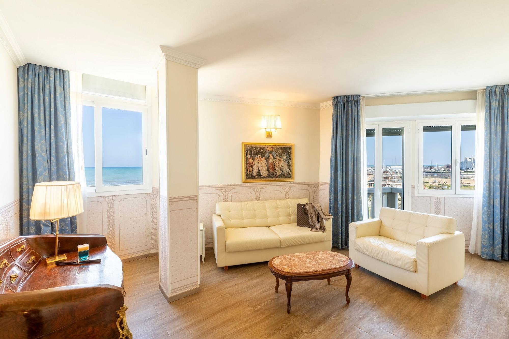 Hotel Baia Imperiale Rimini Bagian luar foto