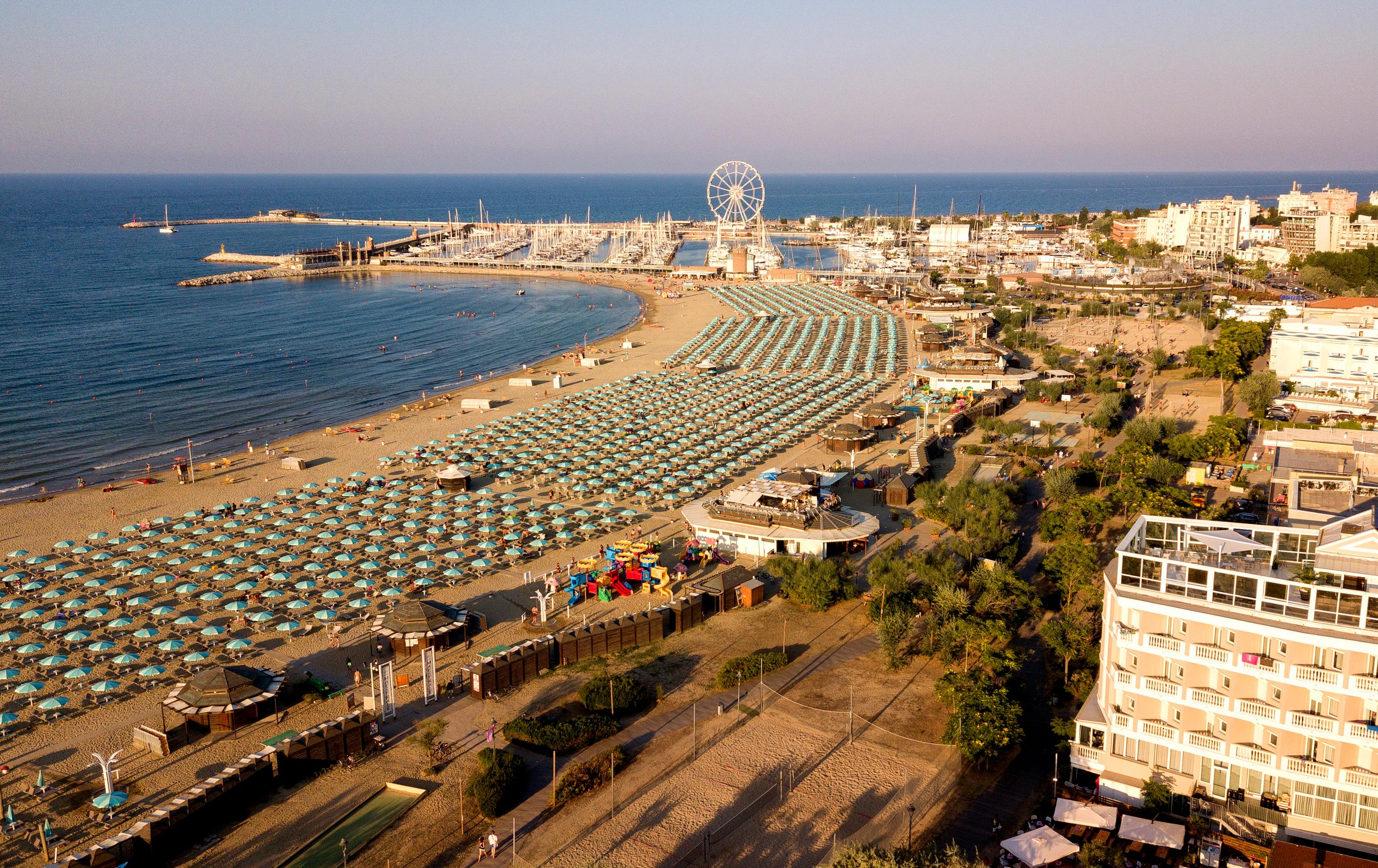 Hotel Baia Imperiale Rimini Bagian luar foto