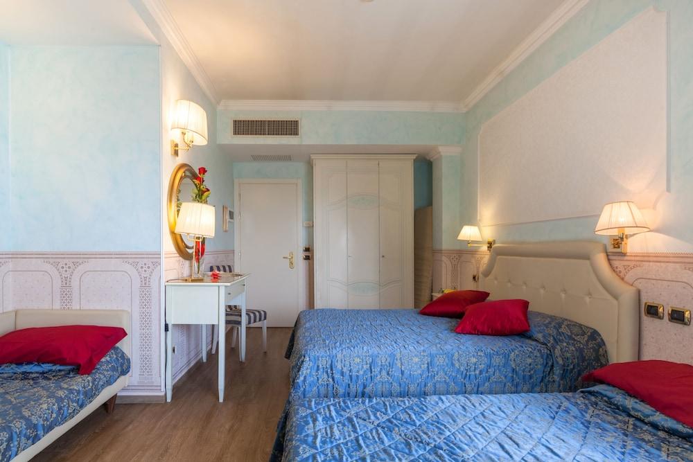 Hotel Baia Imperiale Rimini Bagian luar foto