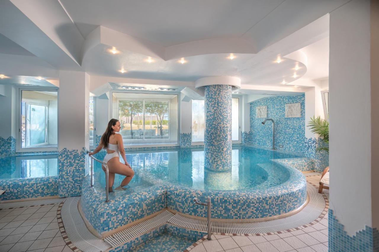 Hotel Baia Imperiale Rimini Bagian luar foto
